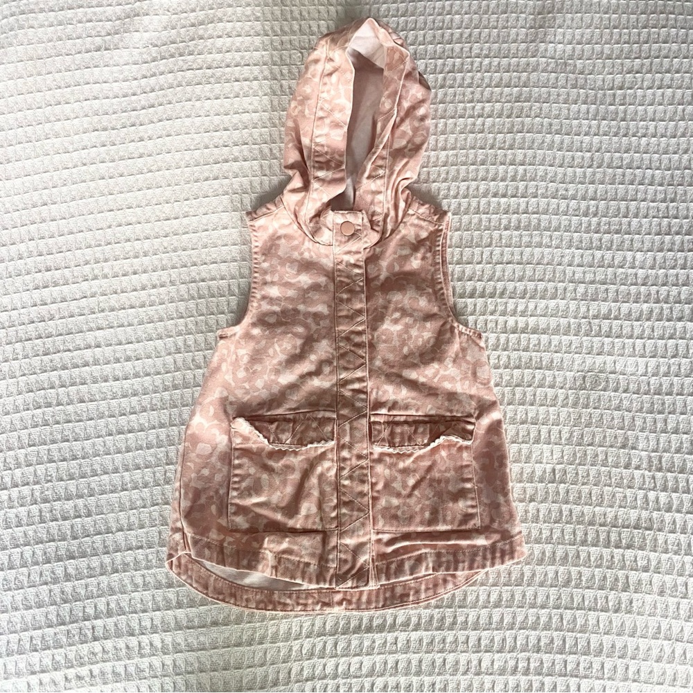 Cynthia Rowley pink animal print hooded vest size 3T